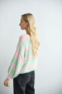 HAND KNITTED WOMEN'S PUFFY SLEAVE MOHAIR SWEATER