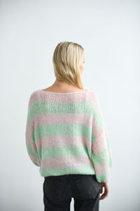 HAND KNITTED WOMEN'S PUFFY SLEAVE MOHAIR SWEATER