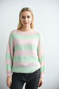 HAND KNITTED WOMEN'S PUFFY SLEAVE MOHAIR SWEATER