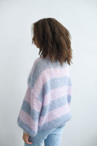 HAND KNITTED WOMEN'S PUFFY SLEAVE MOHAIR SWEATER