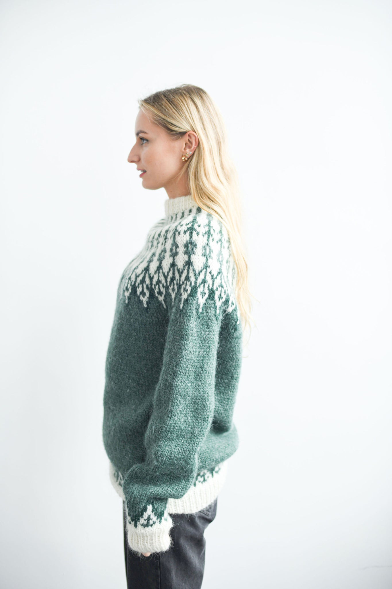 HANDMADE ICELANDIC SWEATER.