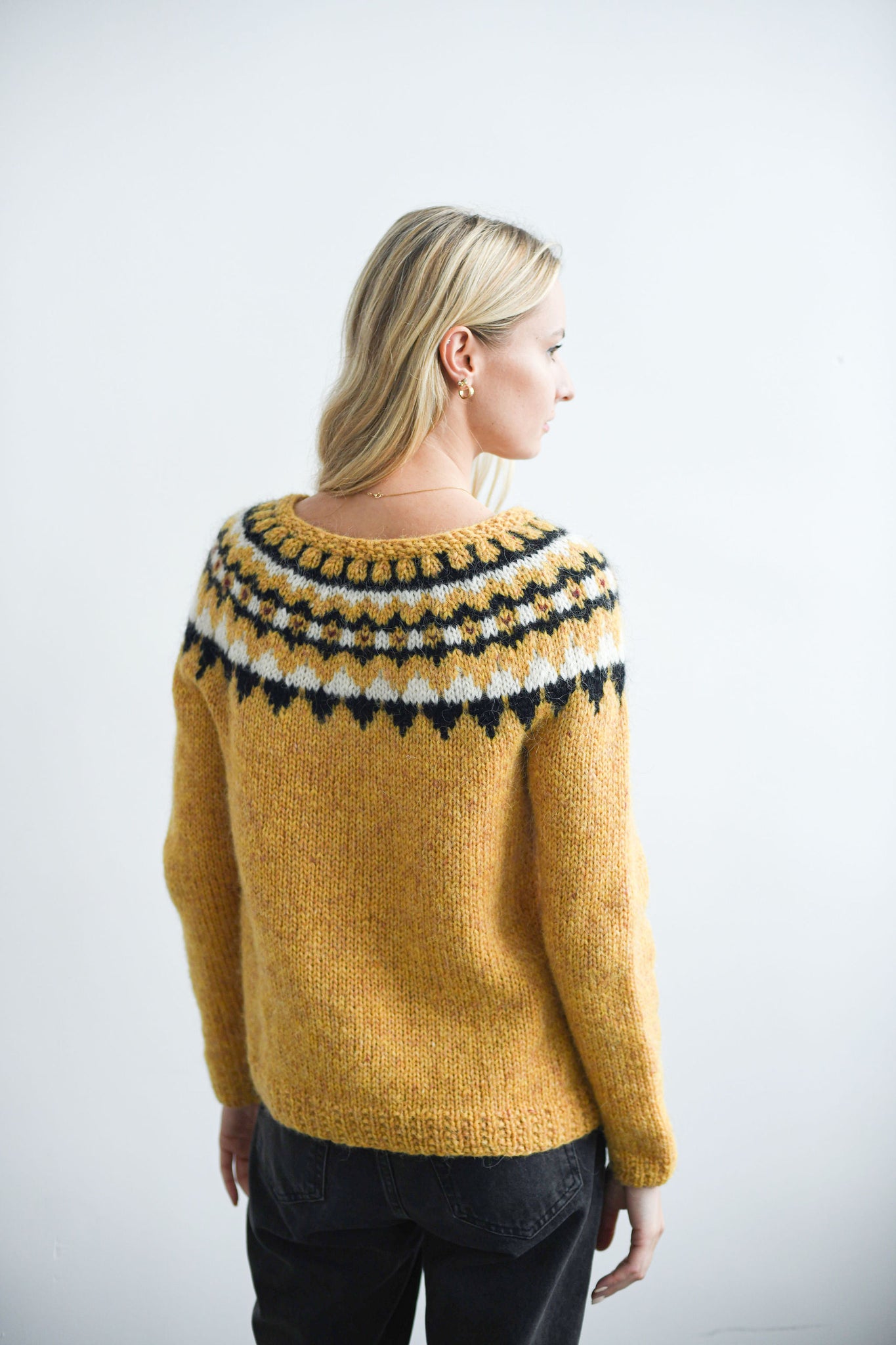 HANDMADE ICELANDIC SWEATER